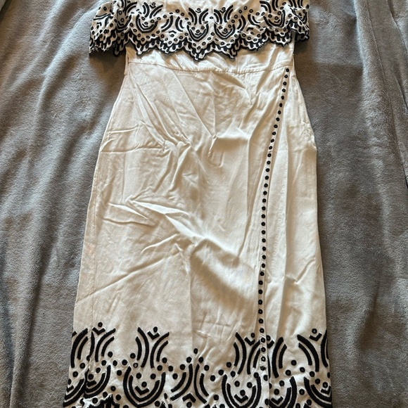 Lovers and Friends strapless embroidered white dress - Picture 2 of 4